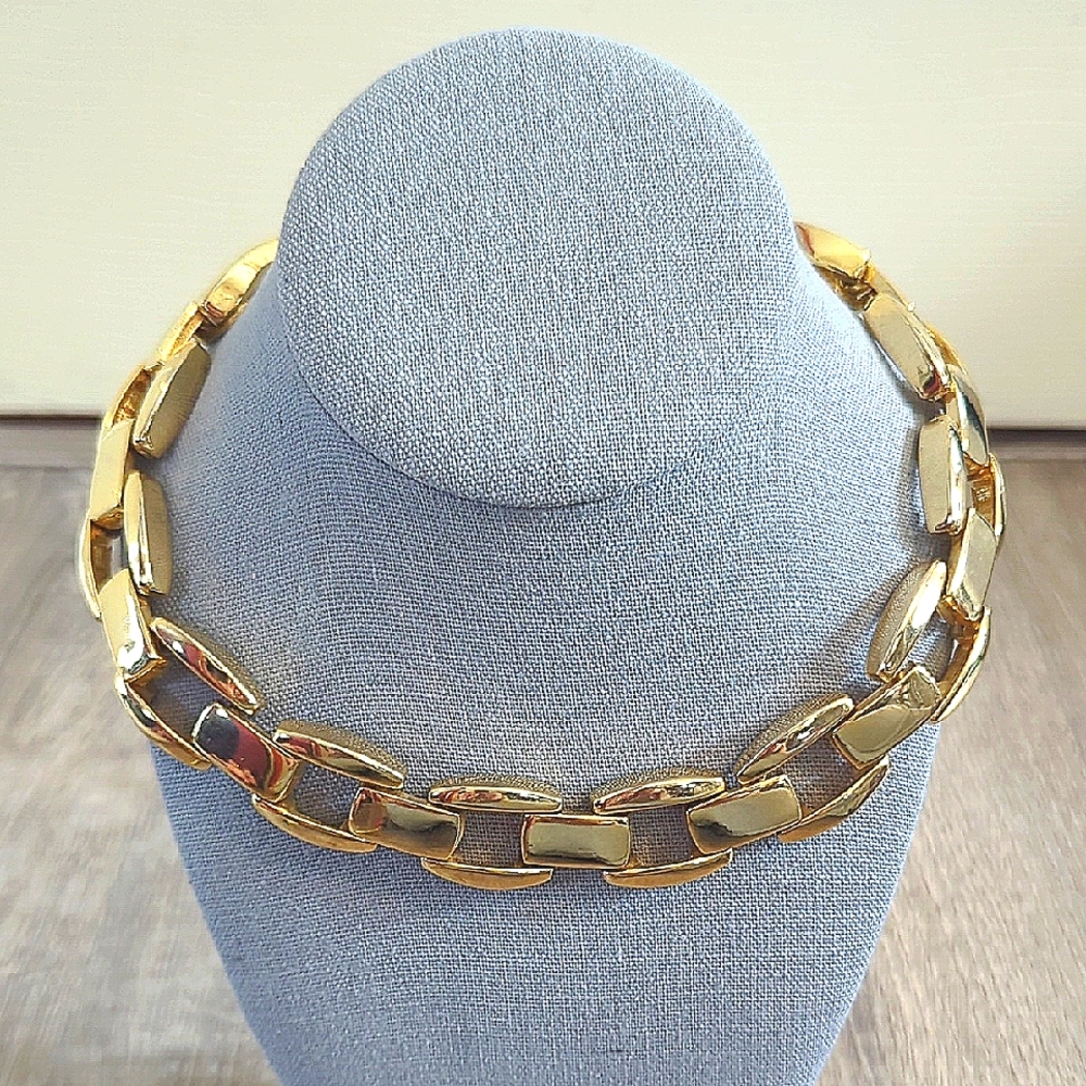 Chunky 80s Classic Curb Gold Tone Necklace